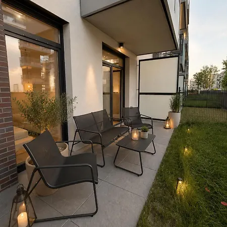 Maczka Przy Lotnisku Apartment